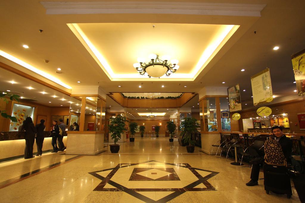 Garden City Hotel Chengdu Esterno foto